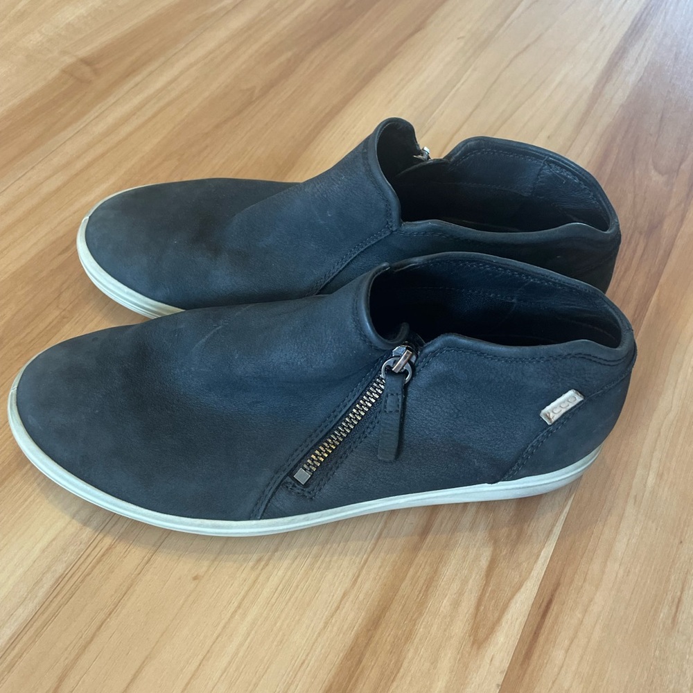 Ecco Soft Low Cut Zip Bootie Black EU 40 US 9